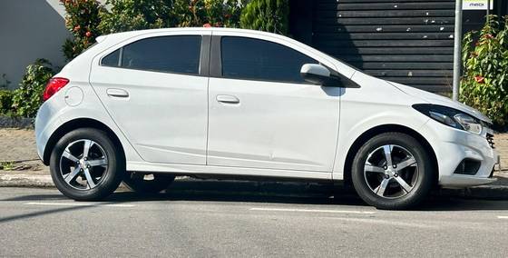 CHEVROLET ONIX 1.4 MPFI LTZ 8V FLEX 4P AUTOMÁTICO